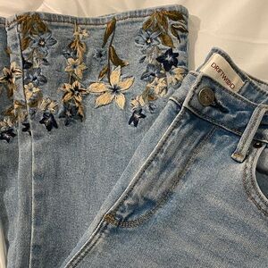 Driftwood Light Blue Jeans with Floral Embroidery